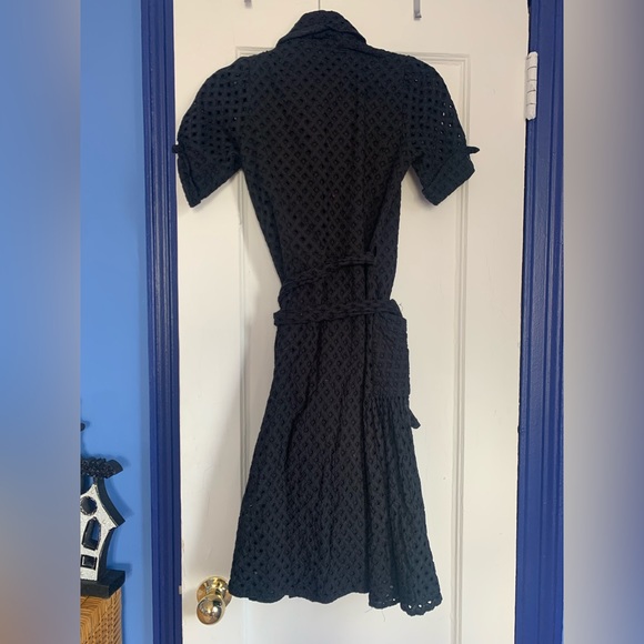 DFV Diane von Furstenburg black eyelet wrap dress with pockets size 0 - Picture 4 of 5